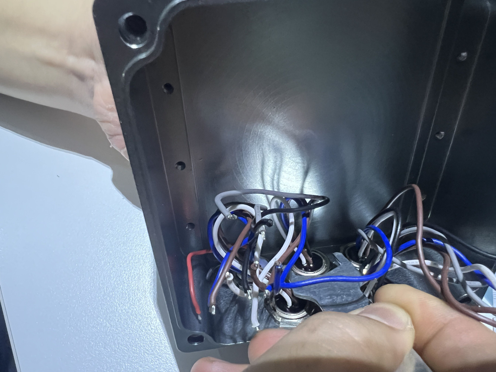 Use-the-small-wrench-to-turn-the-inside-nuts-1.jpeg